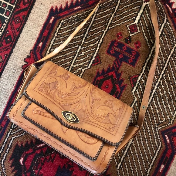 Vintage Leather Embossed Bag - Picture 3 of 5